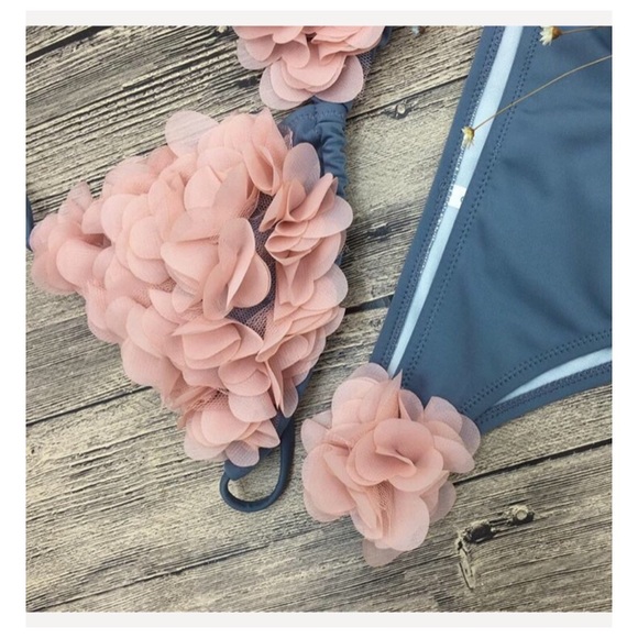 🎉Host Pick🎉 NEW! Flower Bikini 🌸 - Picture 2 of 5